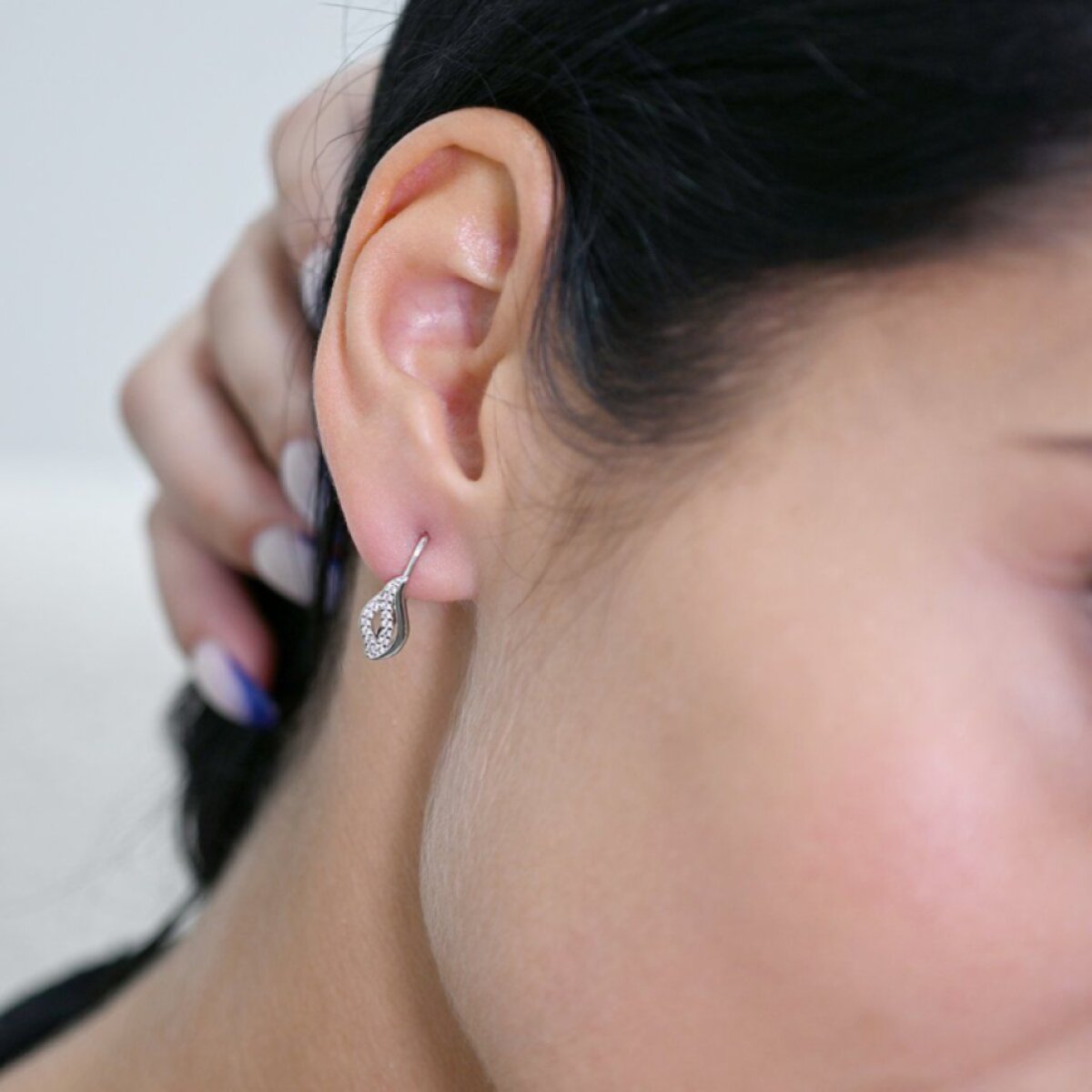 Strieborné náušnice vlnky 11542.1