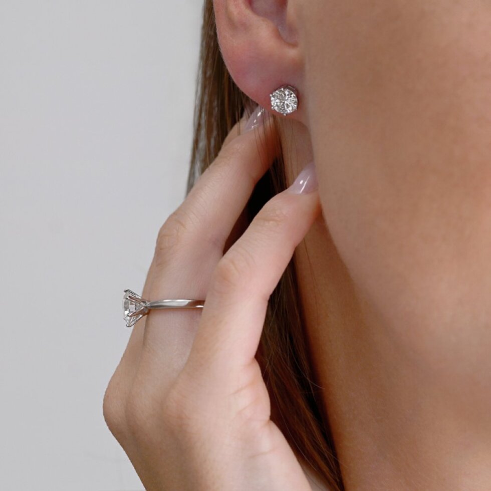 Stříbrná kusová náušnice MIA 11XM00002