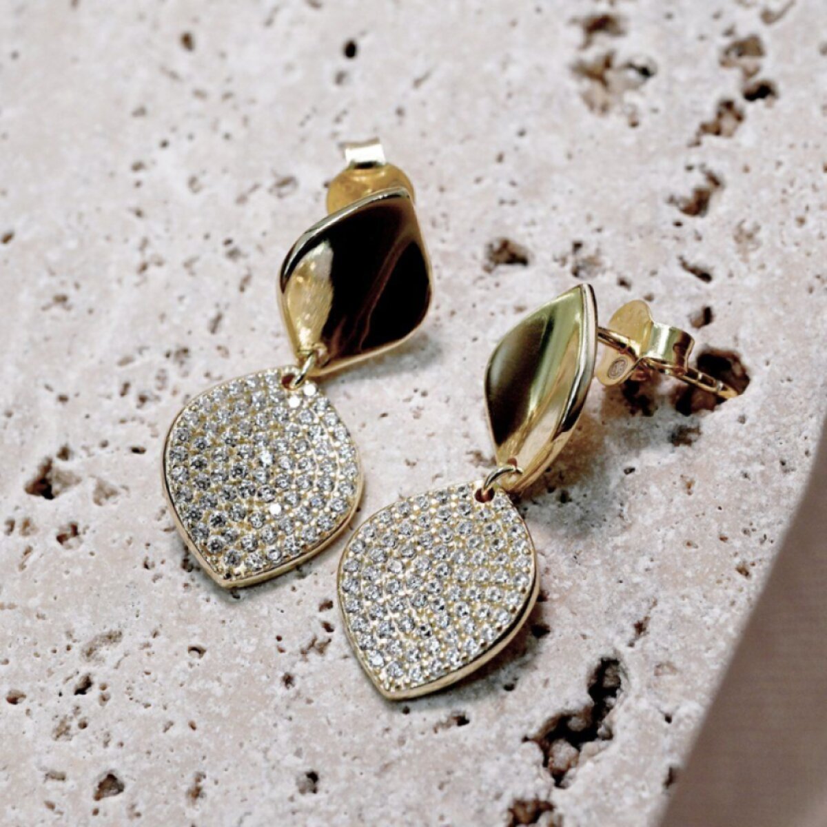 Pozlacené náušnice dvojité kapky 11788.1