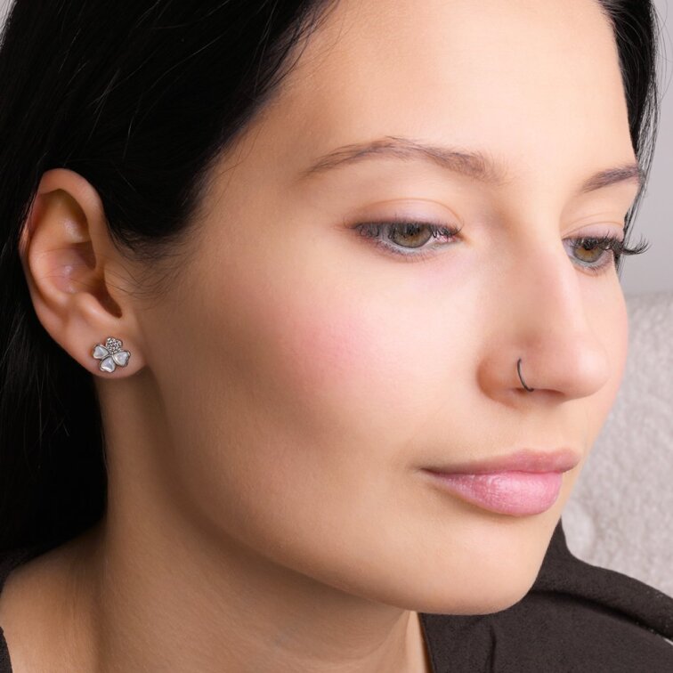 Stříbrné náušnice perleťové čtyřlístky 11800.1