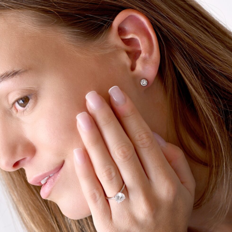 Strieborné náušnice AMELIA 11M00005 moissanite