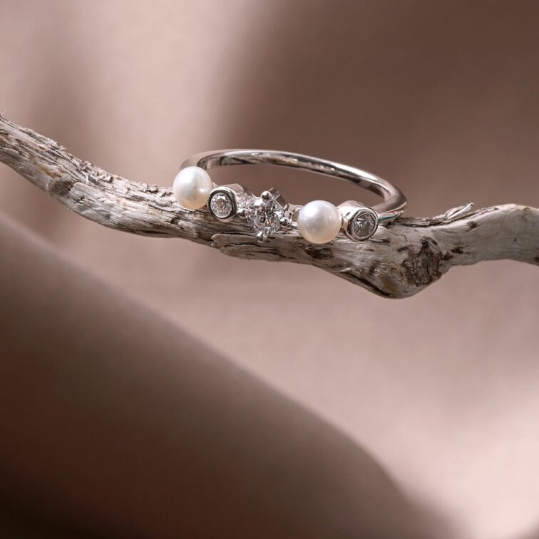 Strieborný prsteň s riečnymi perlami a zirkónmi 25007.1