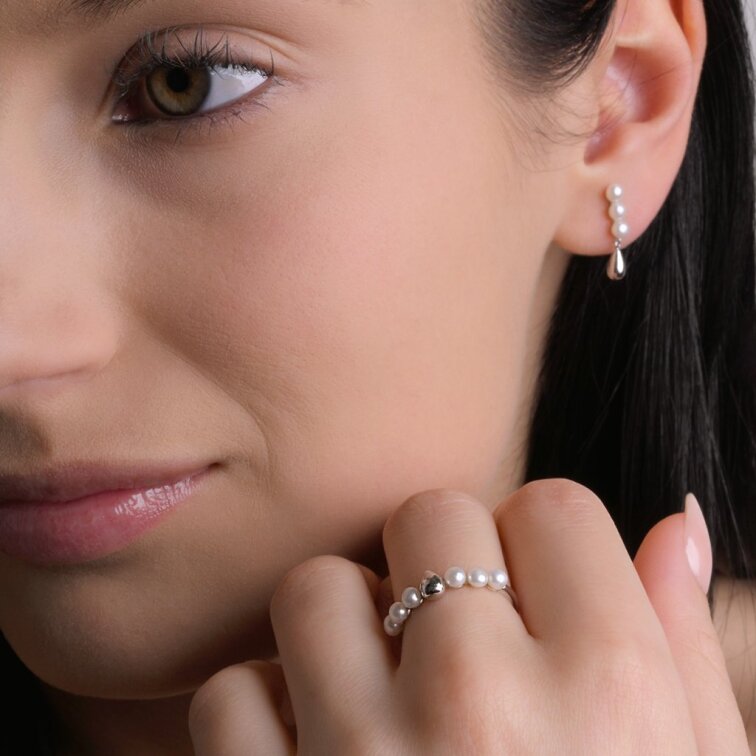 Strieborný prsteň s riečnymi perlami 25005.1