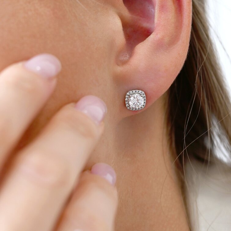 Stříbrné náušnice AIRA 11M00004 moissanite