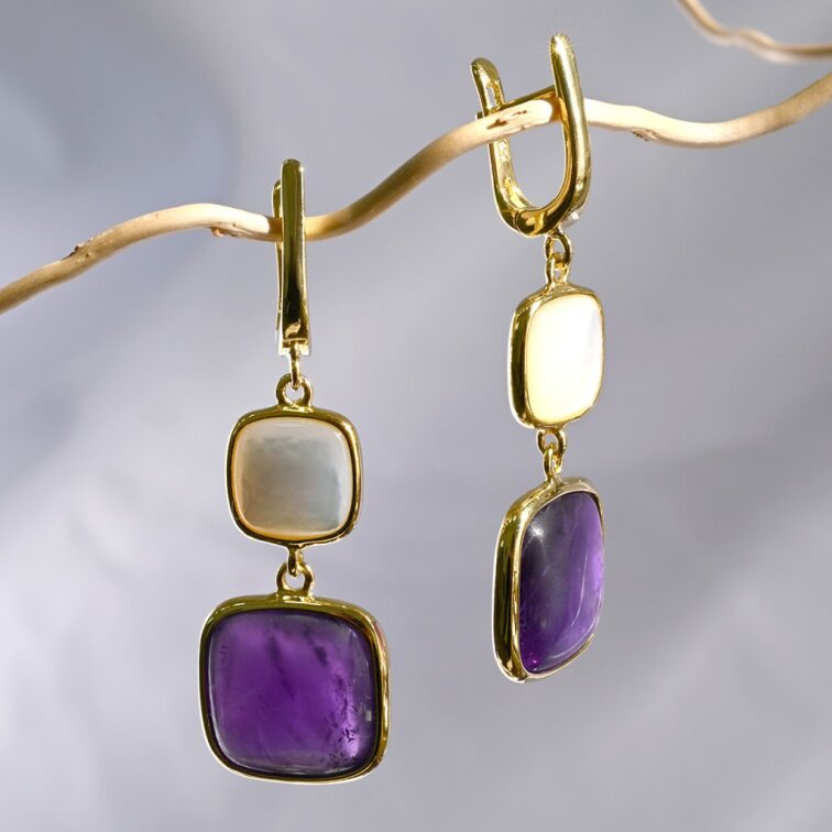 Pozlátené náušnice s ametystom a bielou perleťou 11742.3