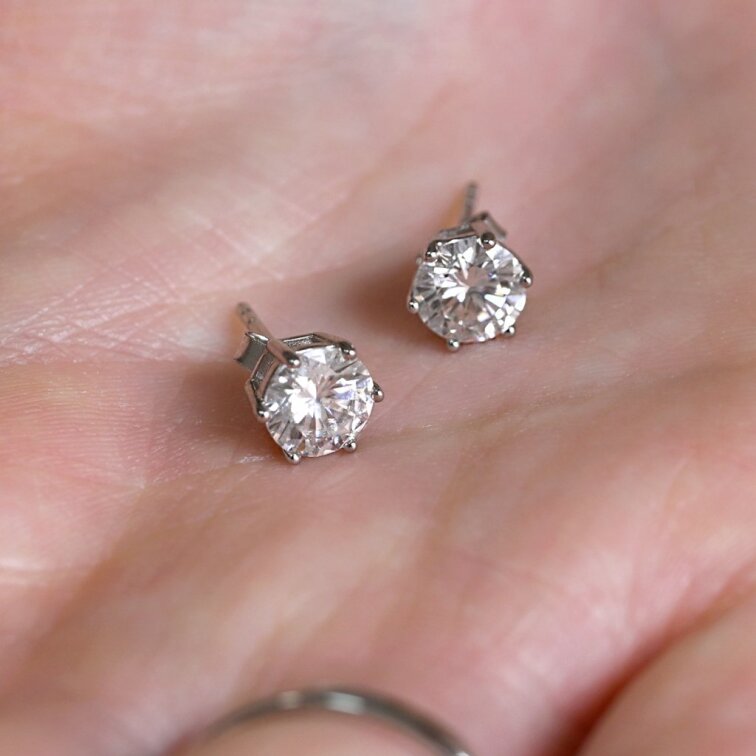 Stříbrné náušnice MIA 11M00001 moissanite