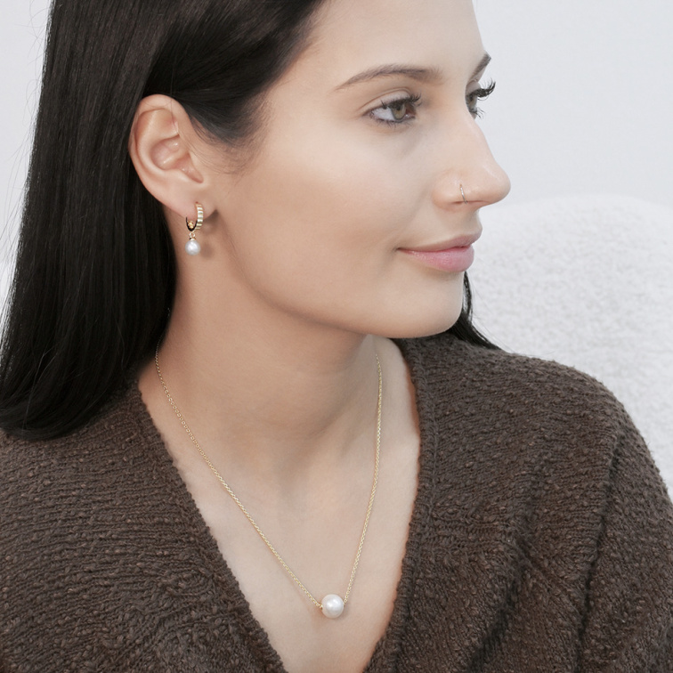 Pozlátené náušnice so zavesenou riečnou perlou 21129.1