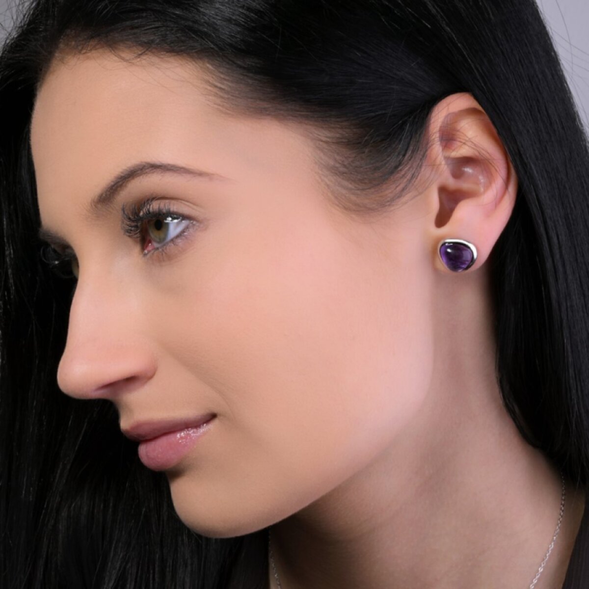 Stříbrné náušnice trojúhelník s ametystem 11728.3