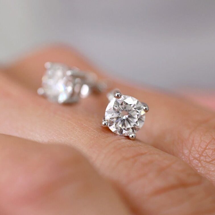 Stříbrné náušnice ELEN 11M00007 moissanite