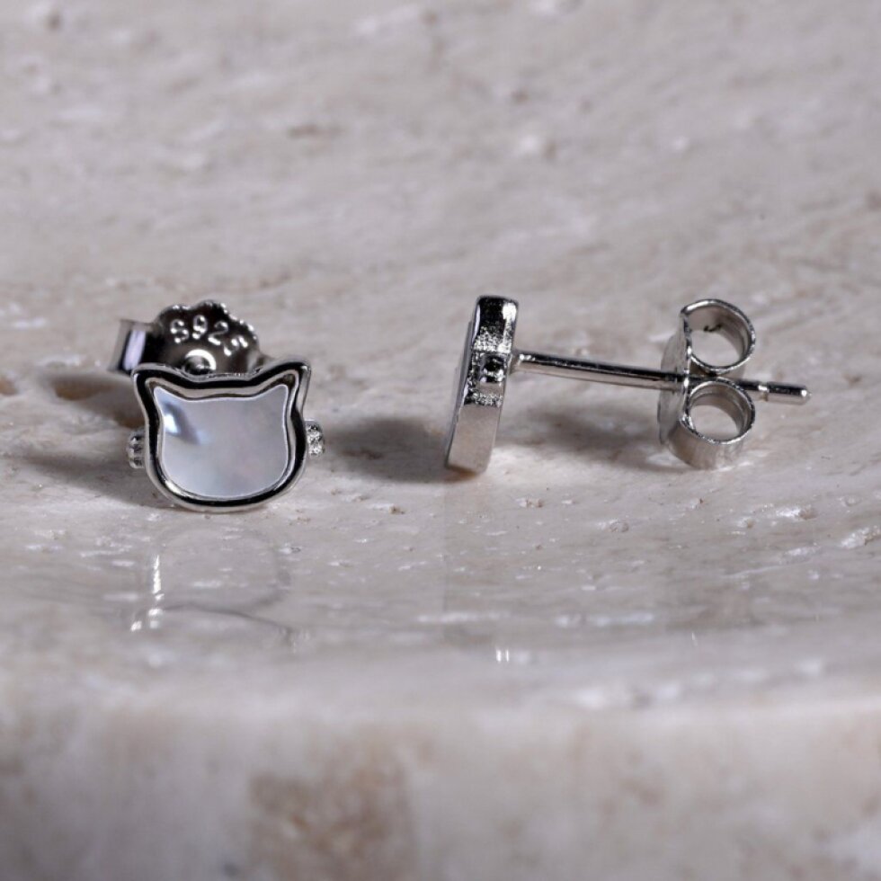 Stříbrné náušnice kočky s perletí 11711.1