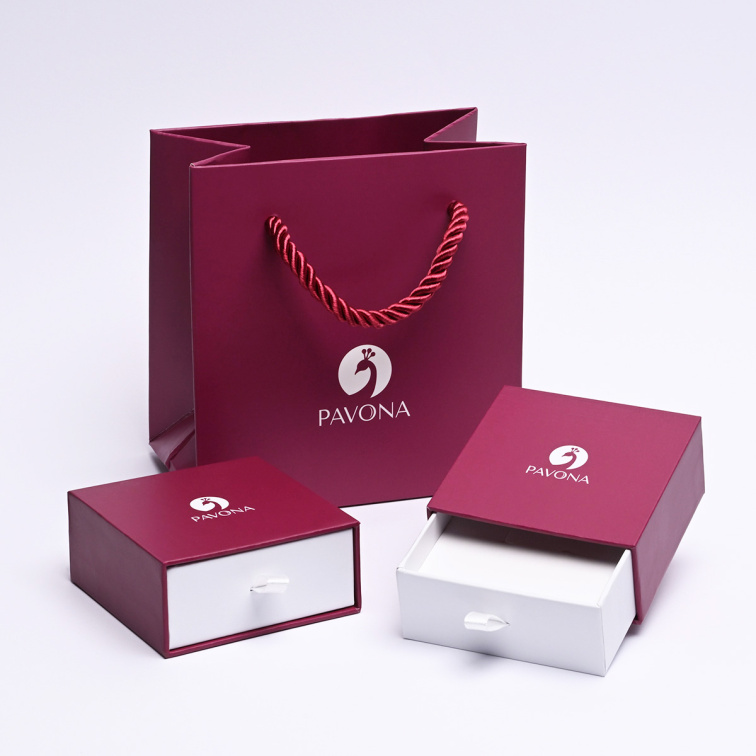 Pozlacený náhrdelník s říčními perlami a srdíčkem 22058.1