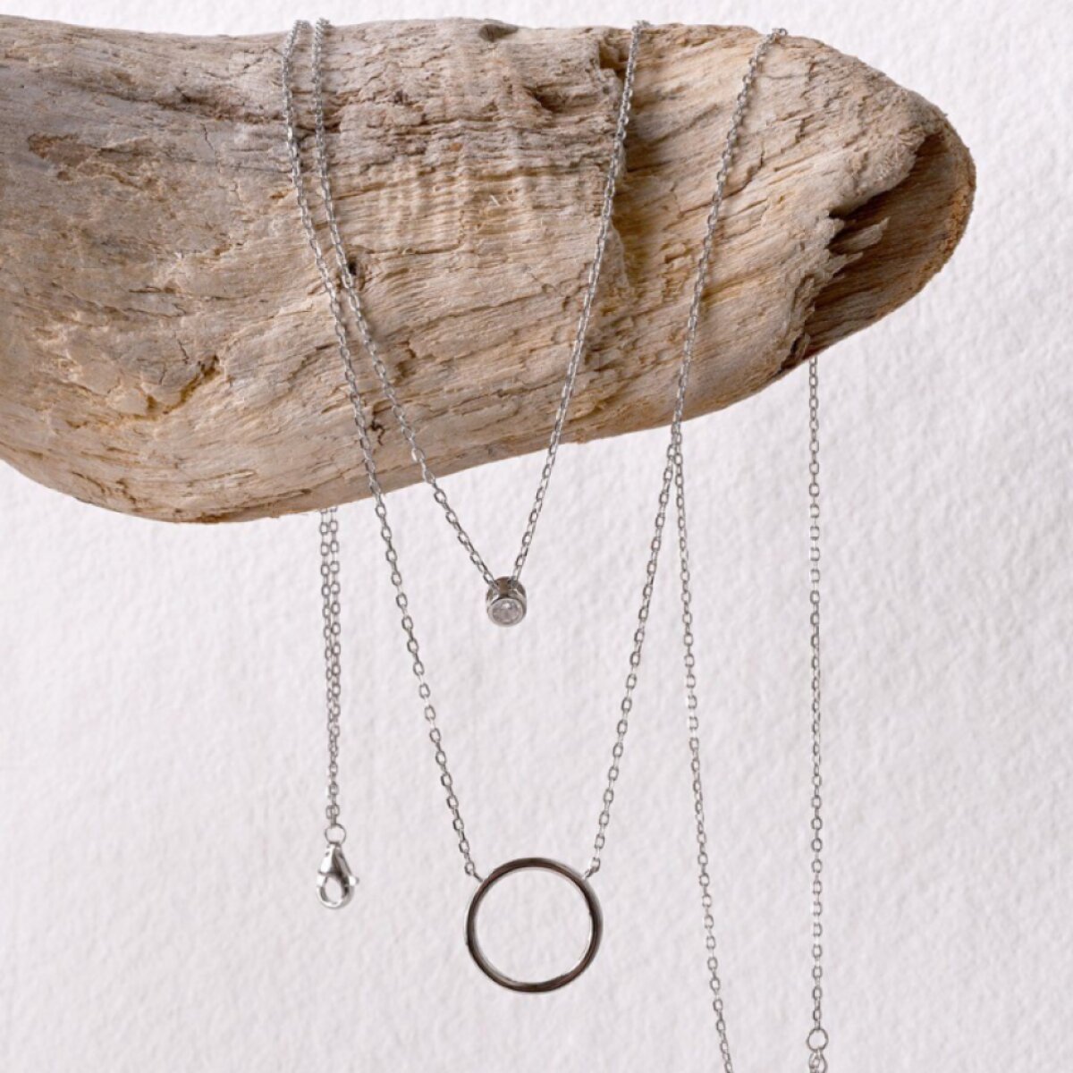 Stříbrný náhrdelník dvojitý řetízek kroužek a zirkon 12111.1