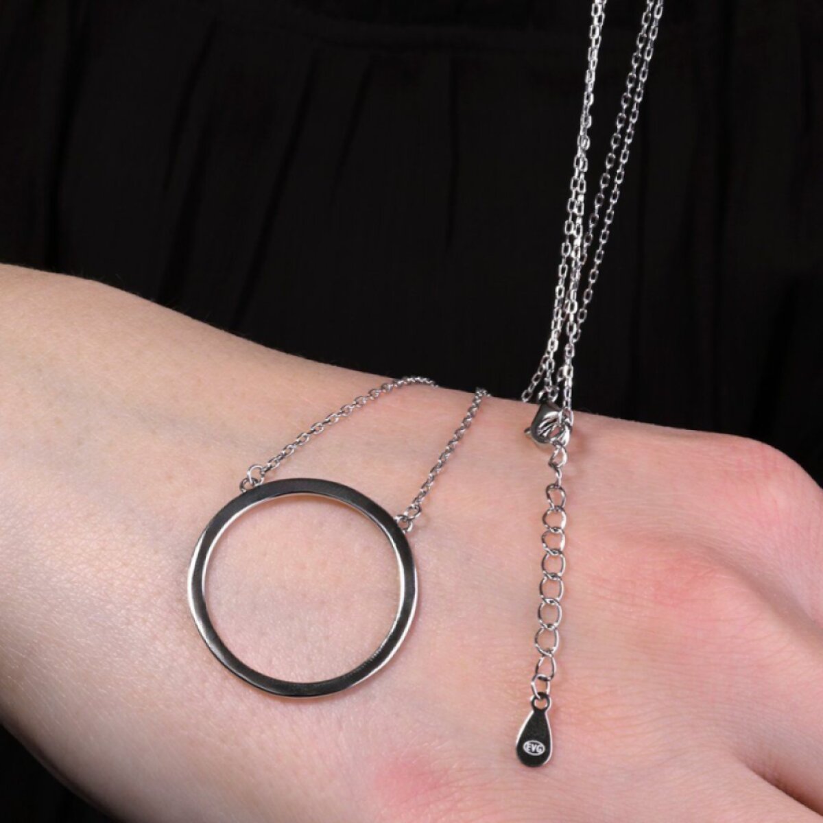 Stříbrný náhrdelník s kroužkem 62027