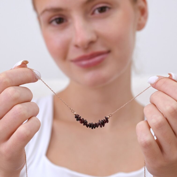Náhrdelník s kamenem garnet 42037.3 ocel