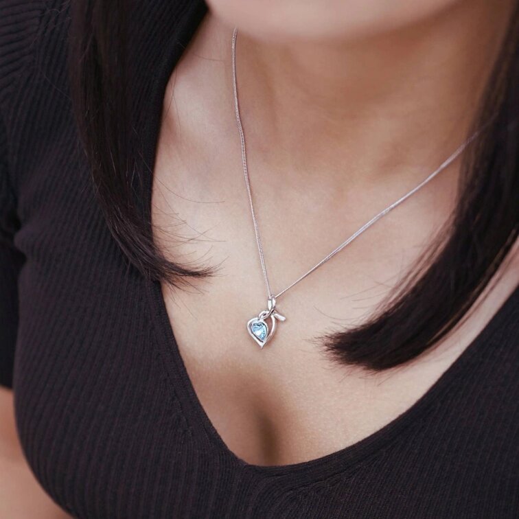 Strieborný náhrdelník so Swarovski kryštálom modré srdce 32071.3