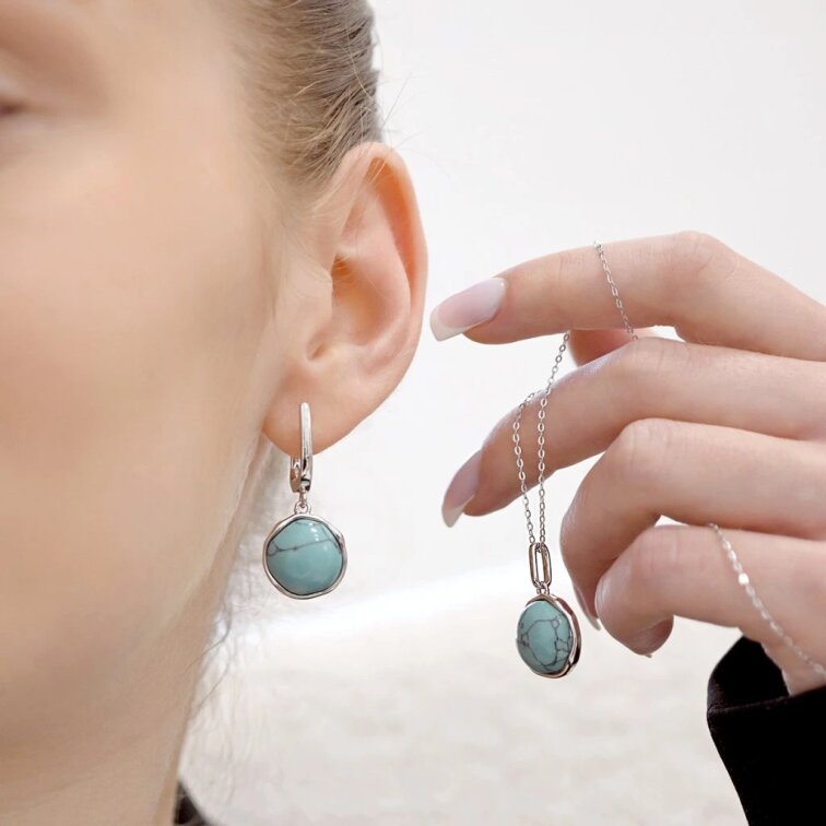 Strieborné visiace náušnice s tyrkysom 11735.3