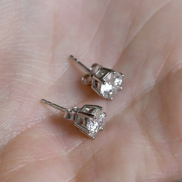 Stříbrné náušnice MIA 11M00002 moissanite