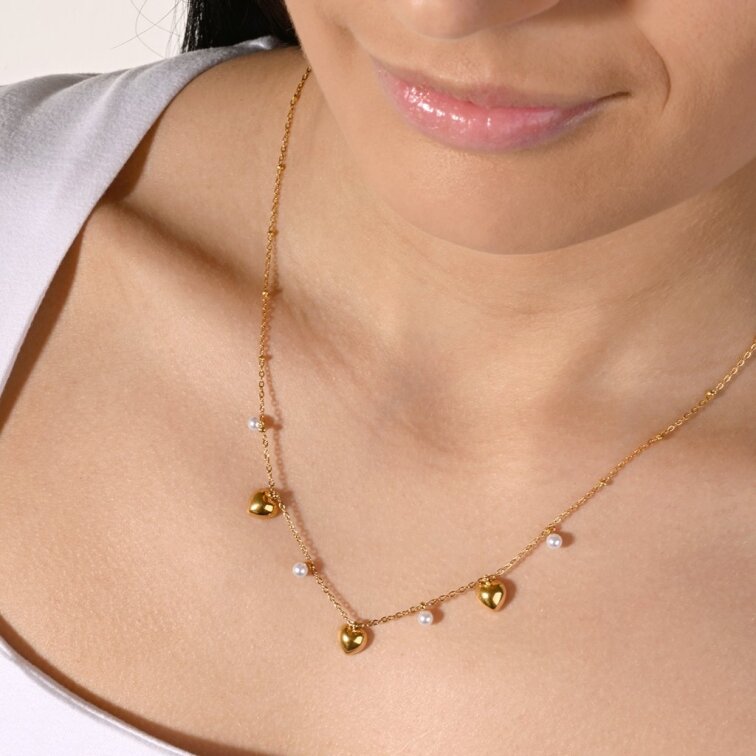 Náhrdelník oceľový s perličkami a srdiečkami 42023.1