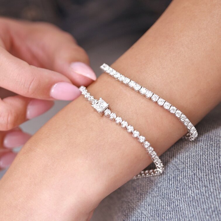 Stříbrný tenisový náramek CHLOE 13M00003 moissanite