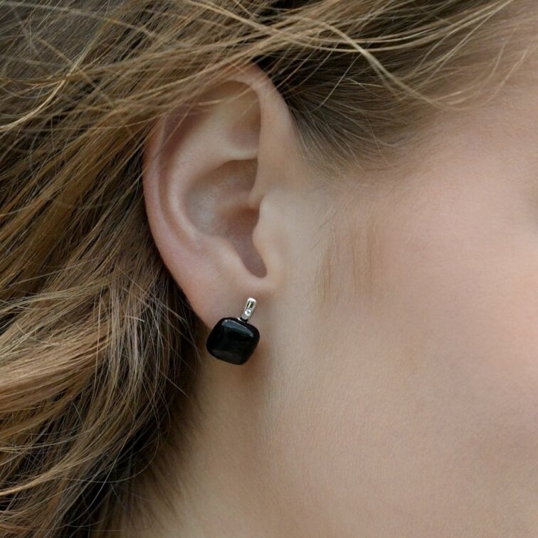 Strieborné náušnice s onyxom 11731.3