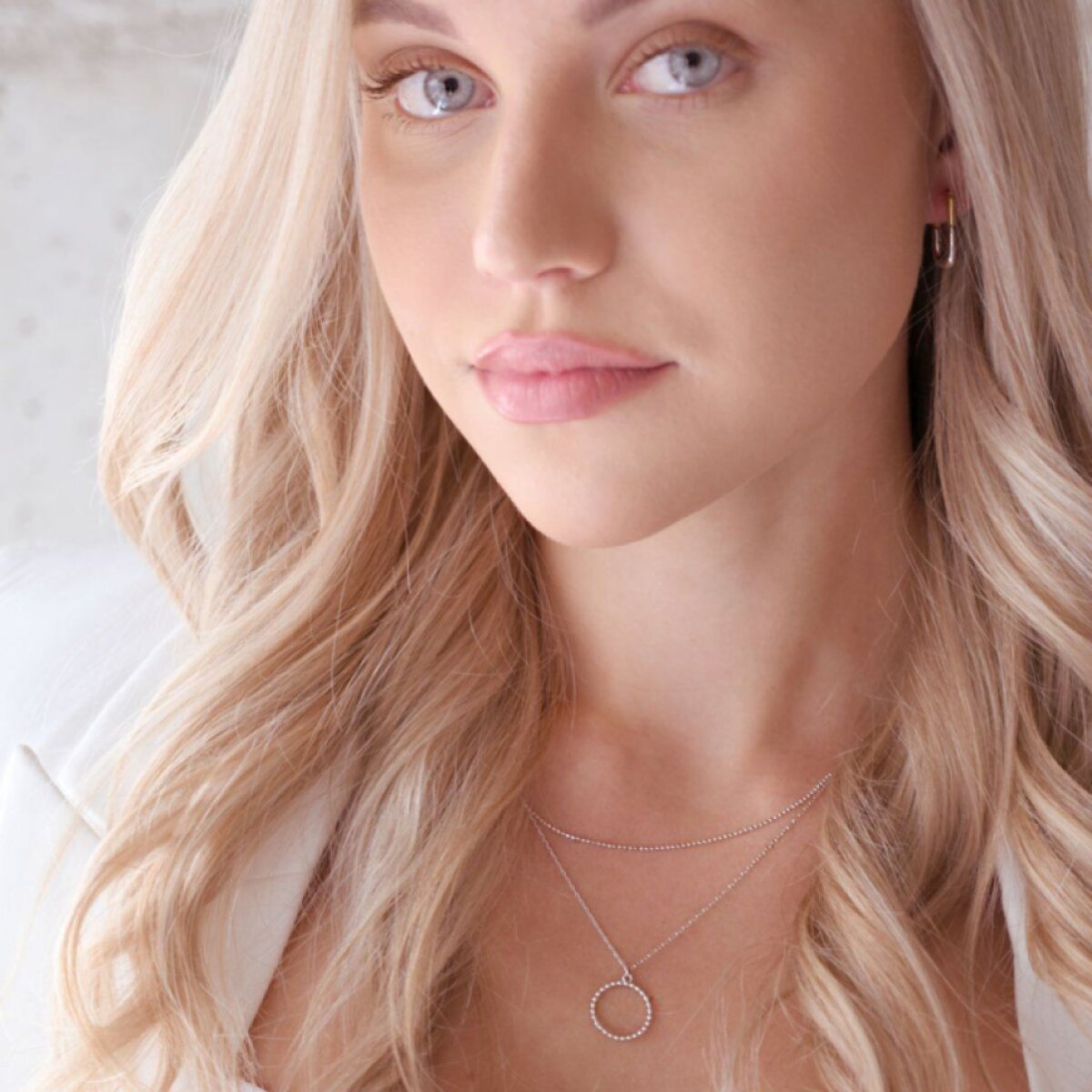 Stříbrný náhrdelník dvojitý řetízek s kroužkem 62017