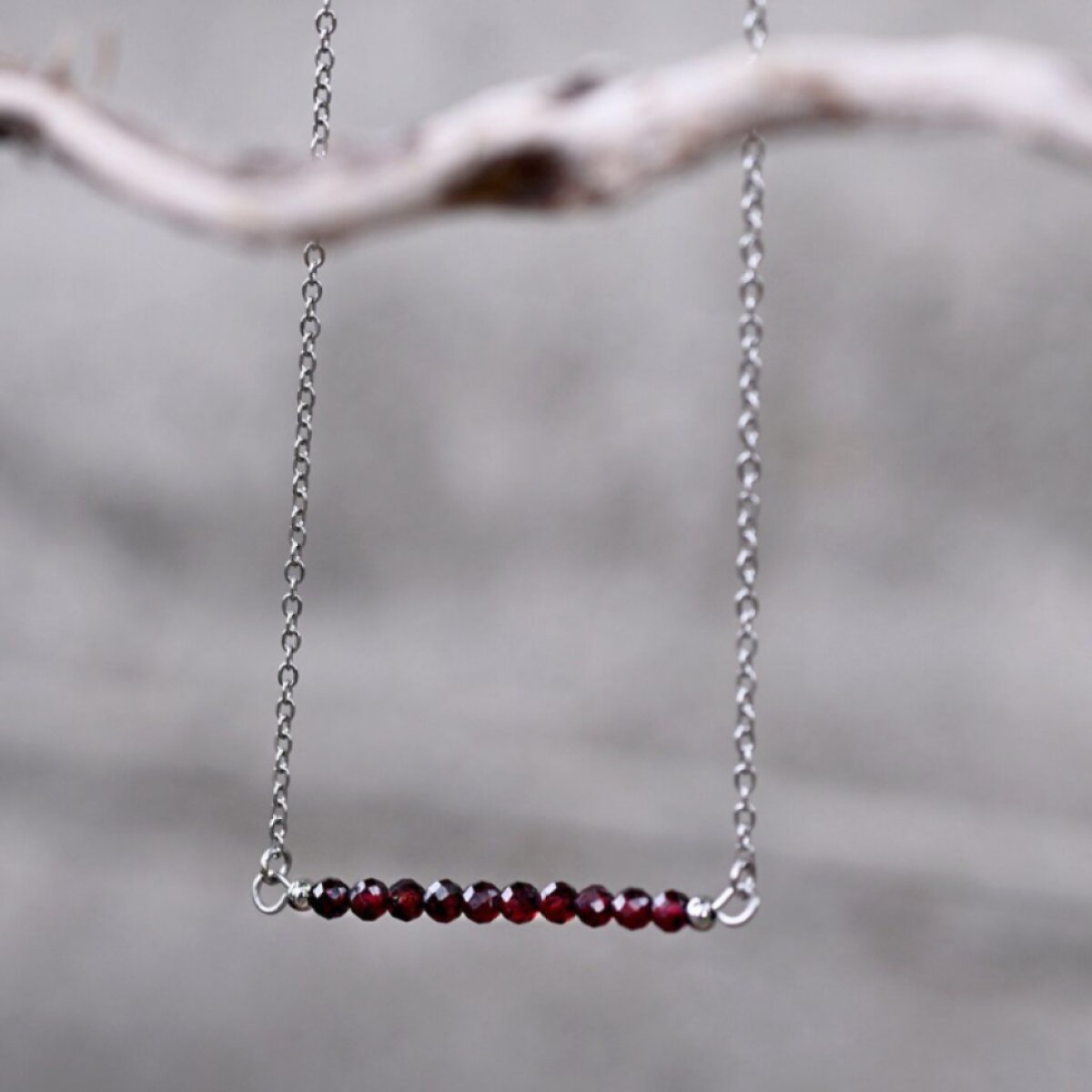 Ocelový náhrdelník červený 42038.3