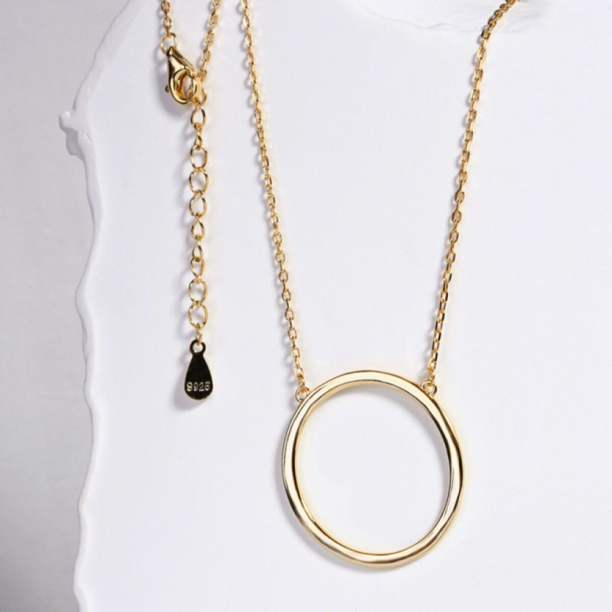 Pozlacený stříbrný náhrdelník s kroužkem 62027