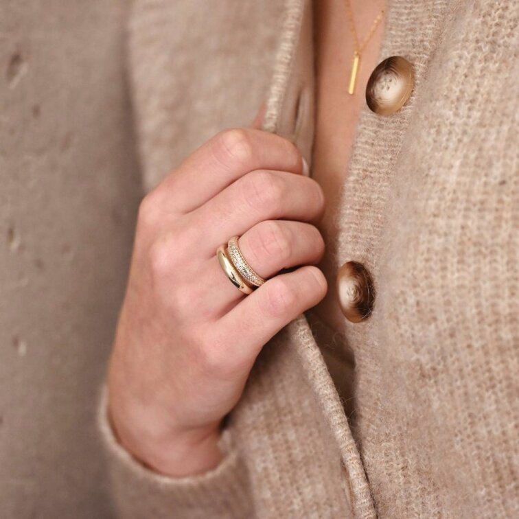 Pozlátený strieborný prsteň so zirkónmi 15036.1