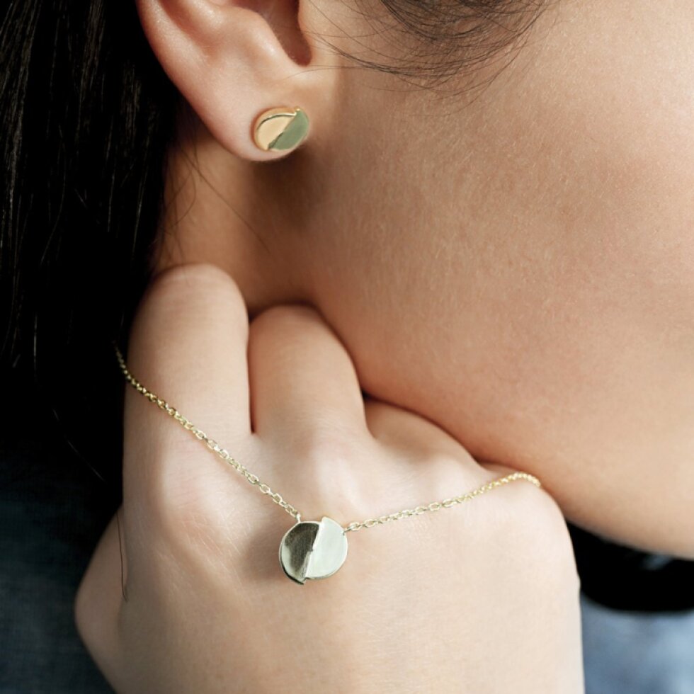 Pozlátený náhrdelník s rozpolenou placičkou 62051