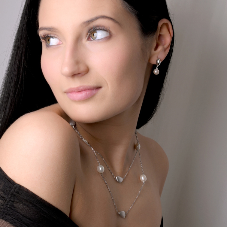 Strieborný náhrdelník s riečnymi perlami 22060.1