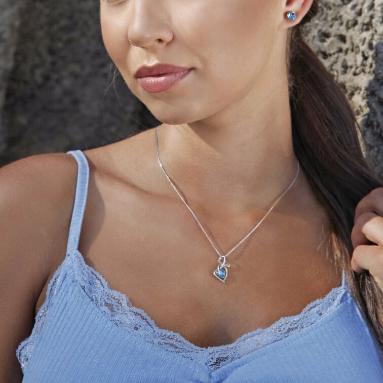 Strieborný náhrdelník so Swarovski kryštálom modré srdce 32071.3