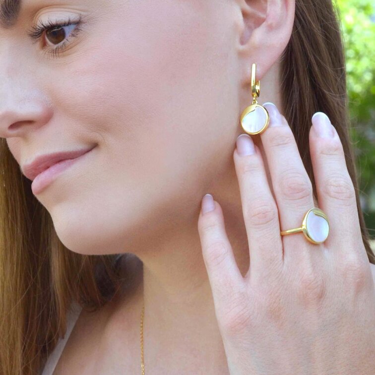 Pozlátené visiace náušnice s ružovou perleťou 11739.3