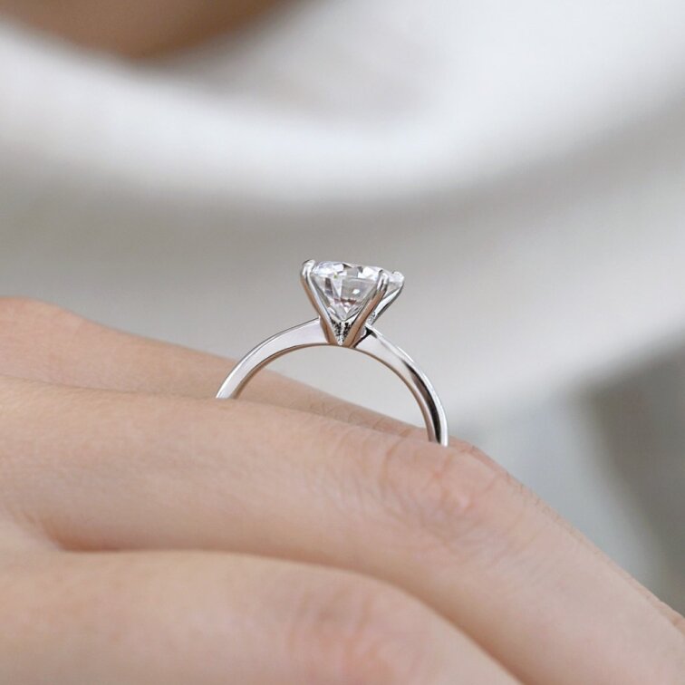 Stříbrný prsten ELEN 15M00004 moissanite