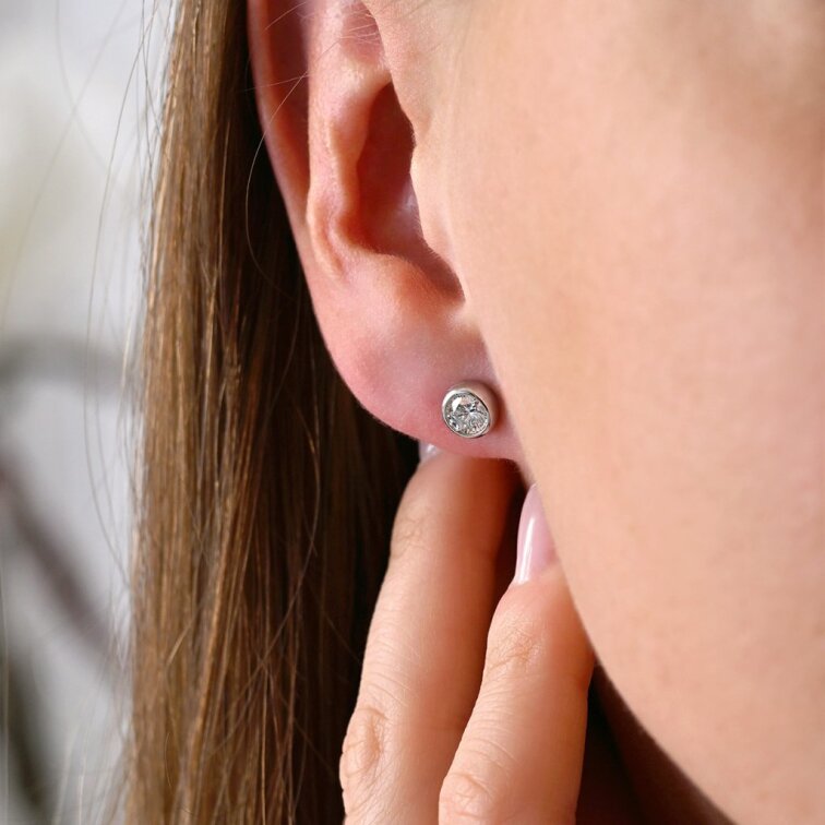 Stříbrná kusová náušnice AMELIA 11XM00005