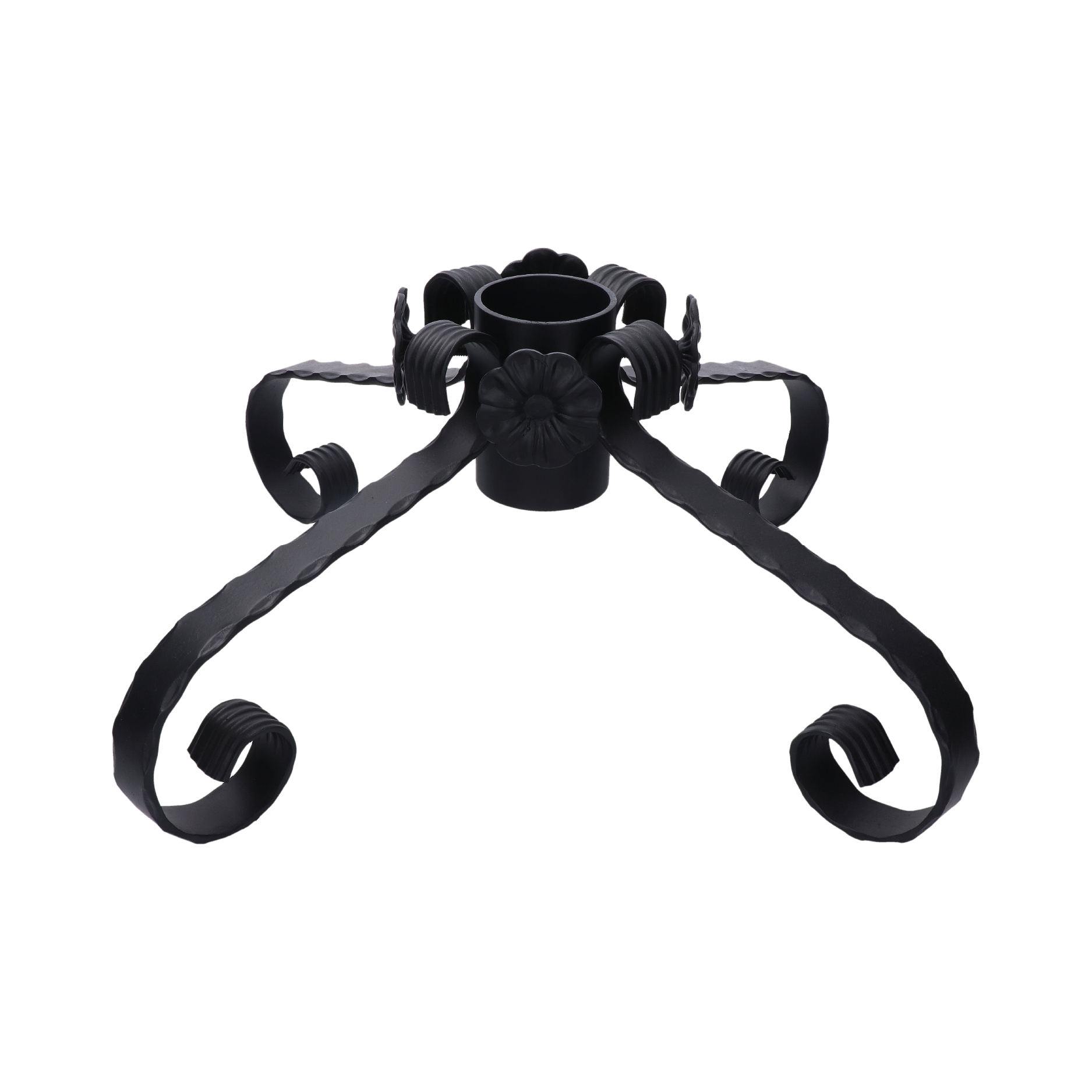 Kované stojany pod vianočný stromček – pevné, štýlové a slovenské