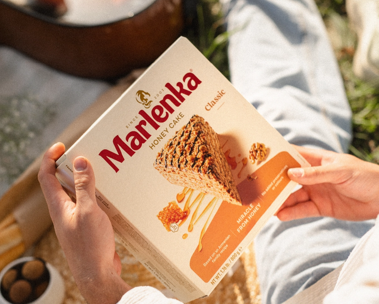 Medový dort MARLENKA® s vlašskými ořechy 800 g