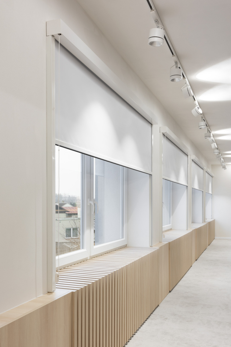 Údržba látkových rolet: Tipy, triky a co rozhodně nedělat