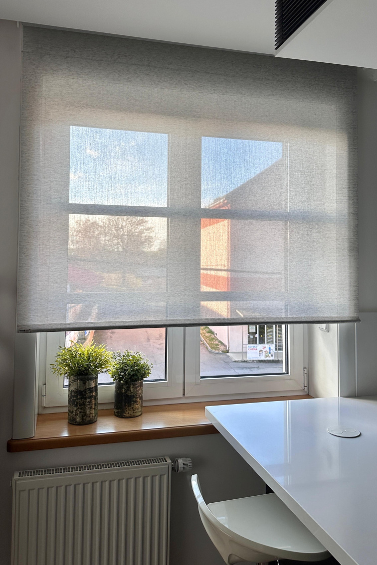 Látková rolety v kuchyni