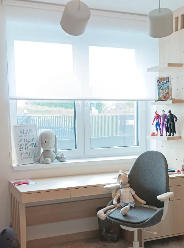 White fabric blind for children´s room