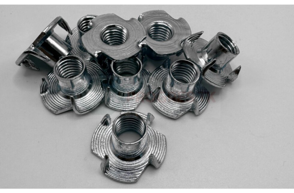 Matica M 12x14 ZN narážacia nábytková - 200 ks