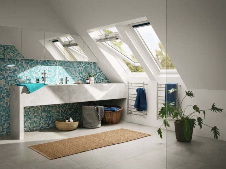 Střešní okno VELUX GLL 1061 Z dřevěné s trojsklem