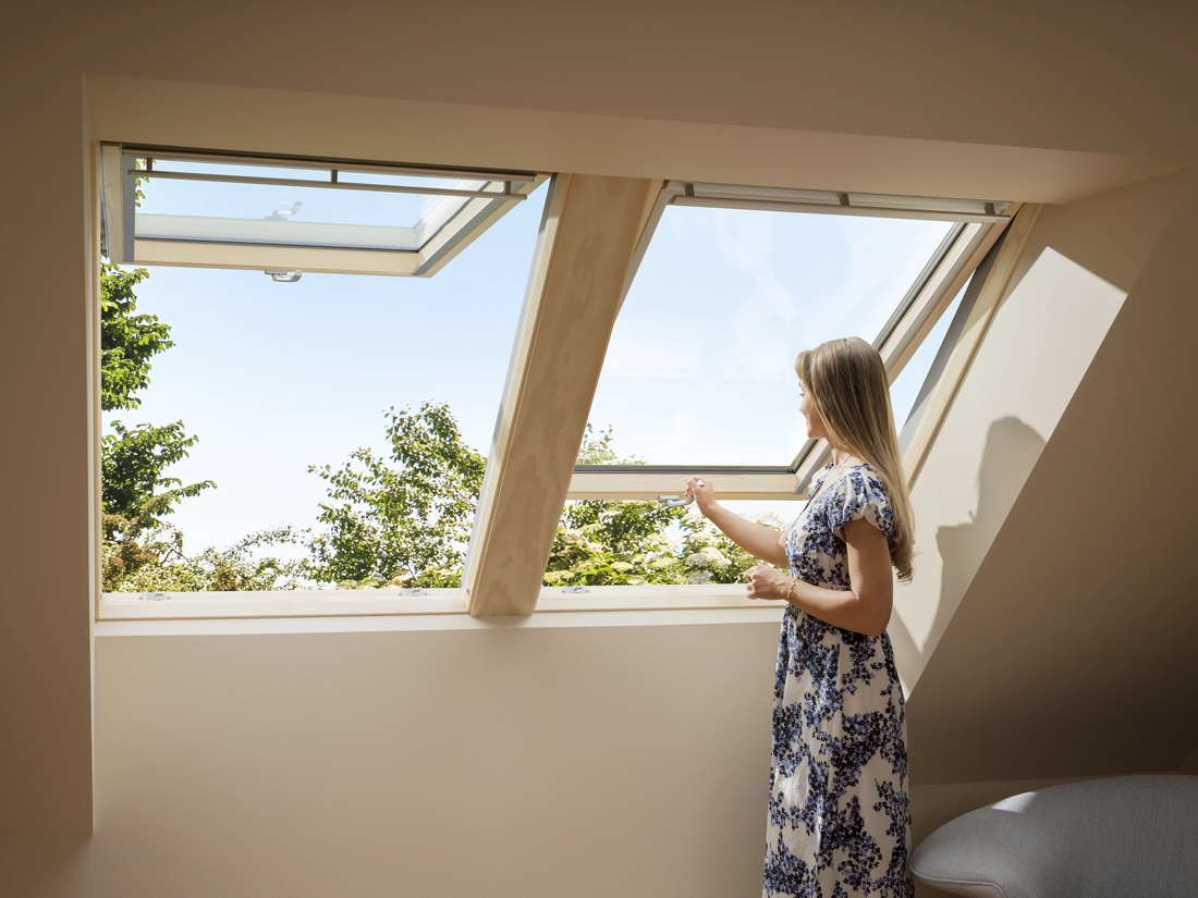 Střešní okno VELUX GLL 1061 Z dřevěné s trojsklem - detail