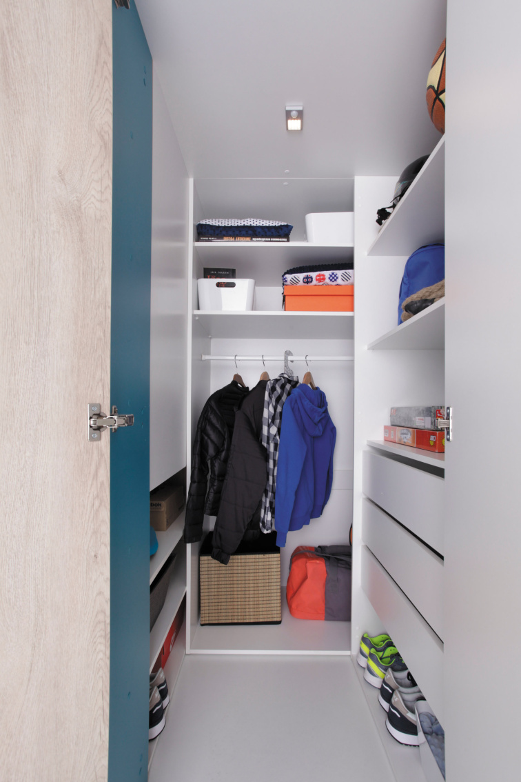 Rohová šatní skříň Planet PL1