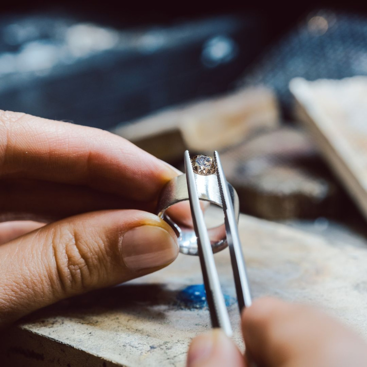 Svadobné obrúčky ploché 4,5mm ružové so stredovou čiarou