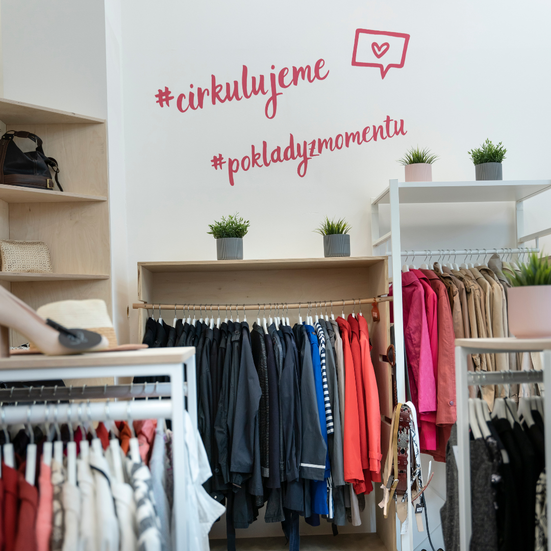 Plná skříň? Čas udělat dobrý skutek!