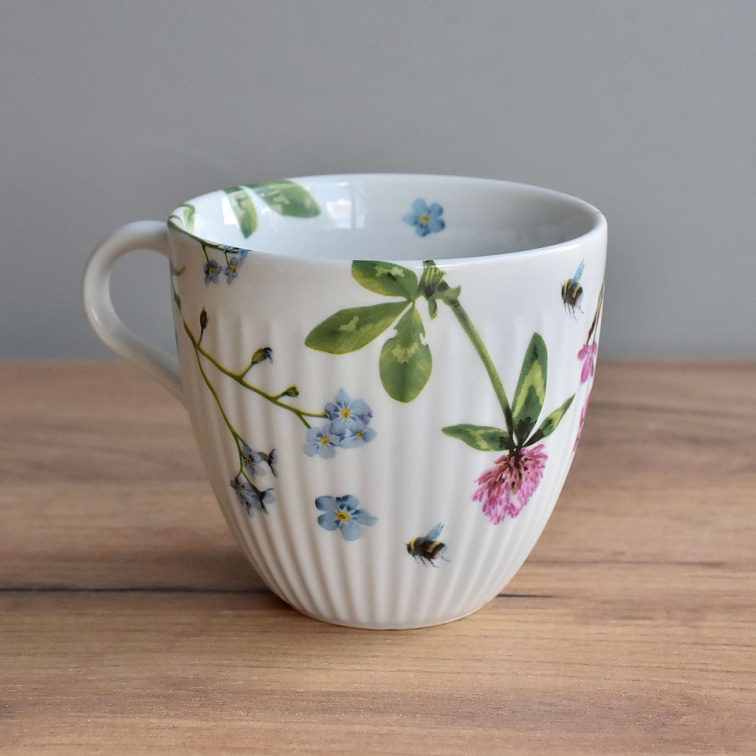 Porcelánový hrnek 380 ml - Pomněnky a zlatá srdíčka