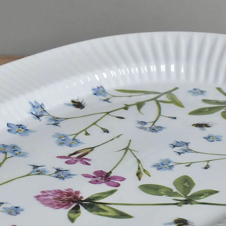 Porcelánový tác žebrovaný 37,5x25 cm - Chrpa a sedmikráska