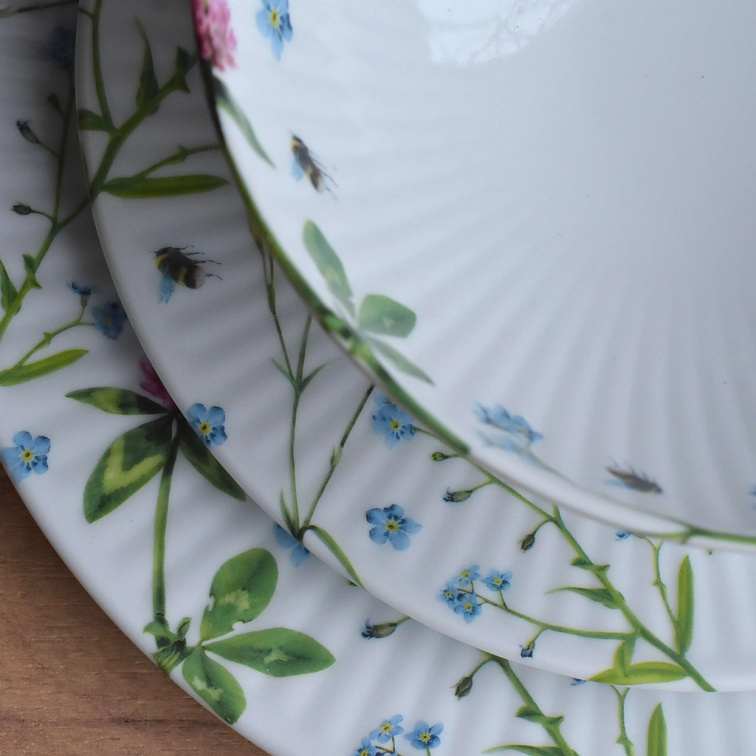 Porcelánová žebrovaná sada - miska, talíř a talířek - Chrpa a sedmikráska