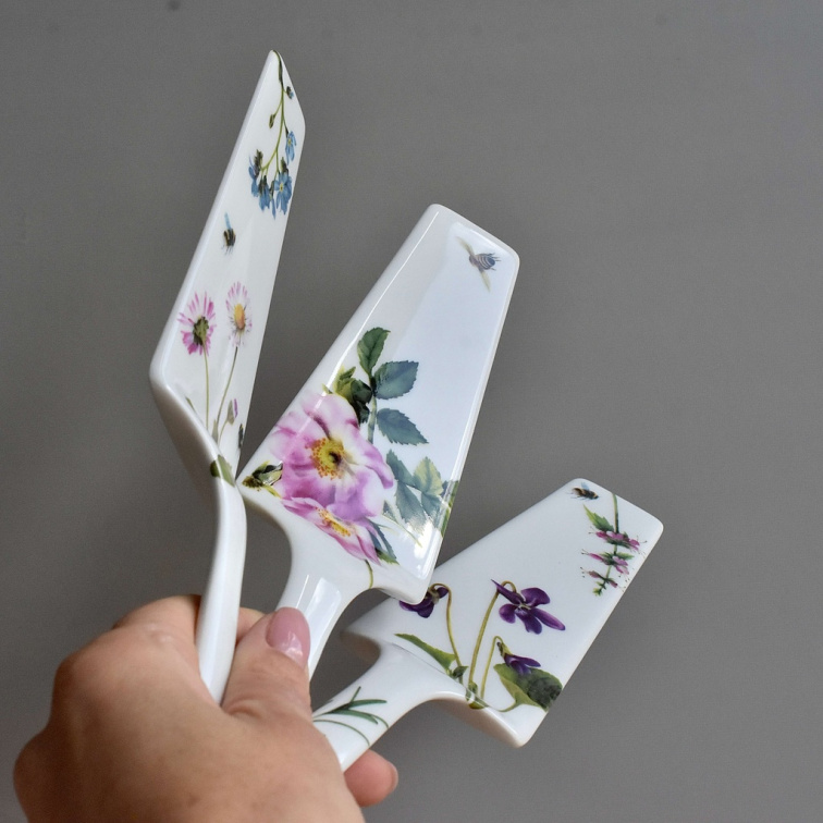 Porcelánová lopatka na dort - Sedmikráska a pomněnky