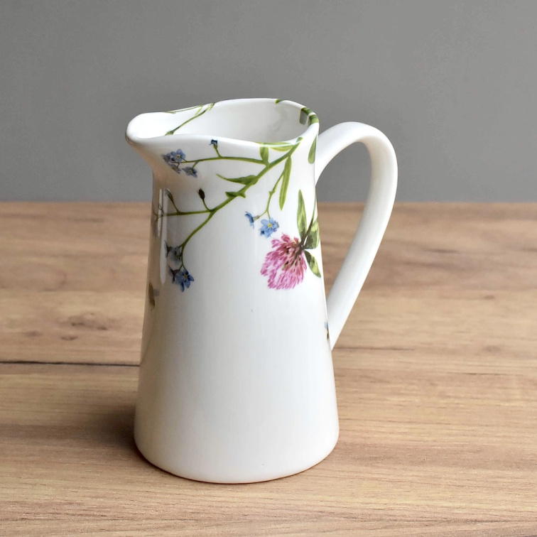 Porcelánová konvička na mléko - Sedmikráska